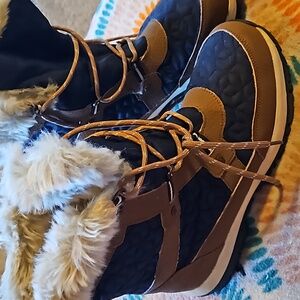 Bearpaw Boots 11 Womens